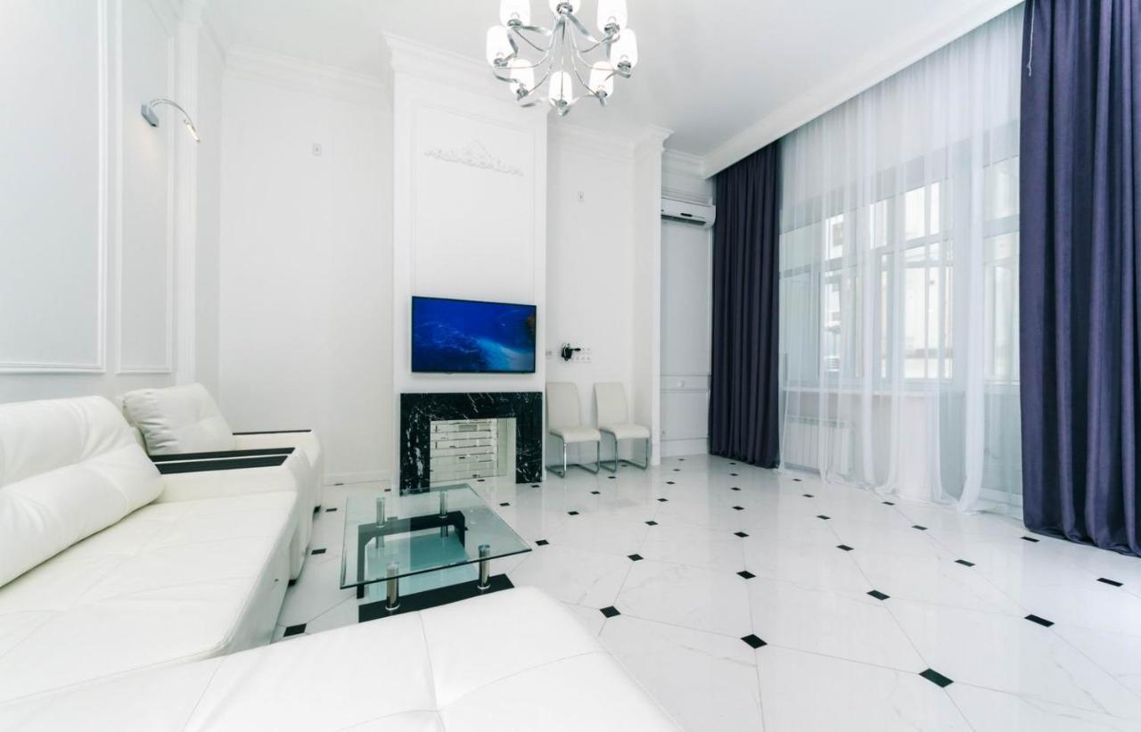 Vip Near Premier Palace & Arena City Kyiv Exterior foto