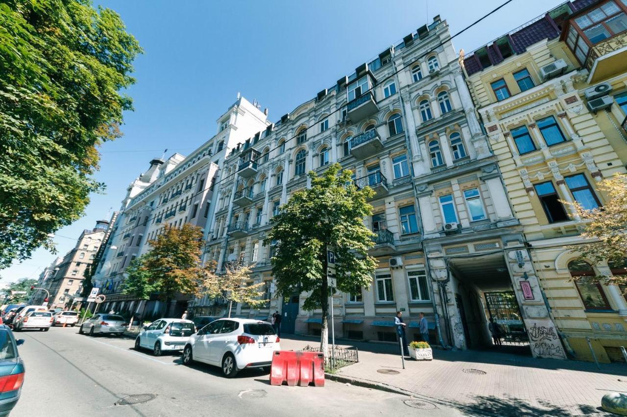 Vip Near Premier Palace & Arena City Kyiv Exterior foto