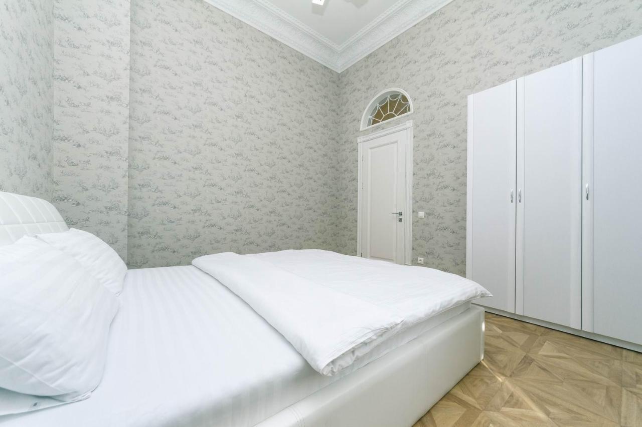 Vip Near Premier Palace & Arena City Kyiv Exterior foto